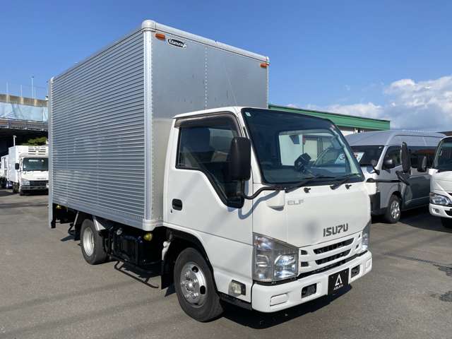 Isuzu Elf 3