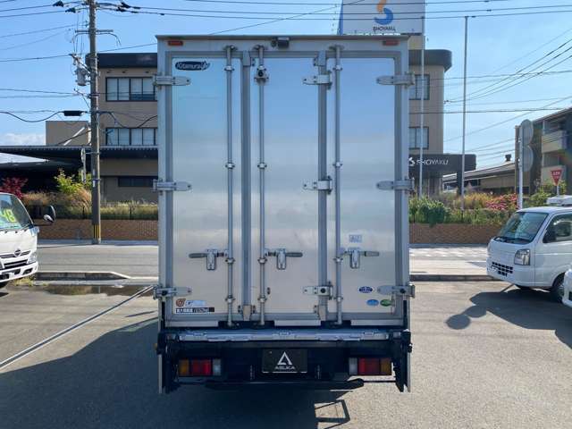 Isuzu Elf 7
