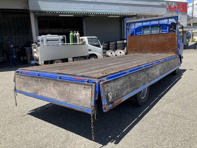 Isuzu Elf 12