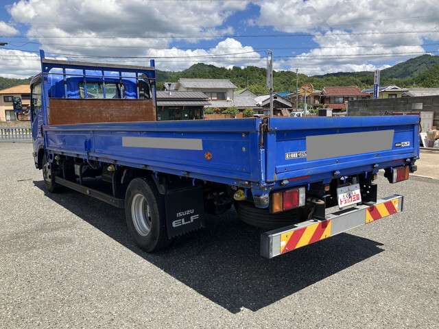 Isuzu Elf 3