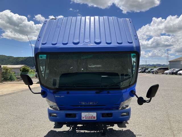 Isuzu Elf 7