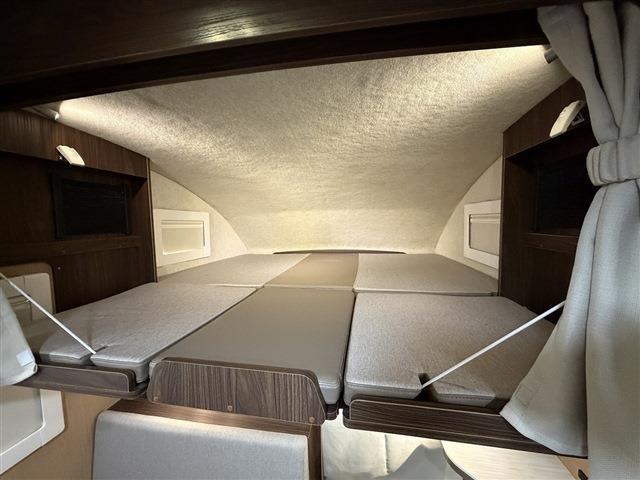 Toyota Camroad 8