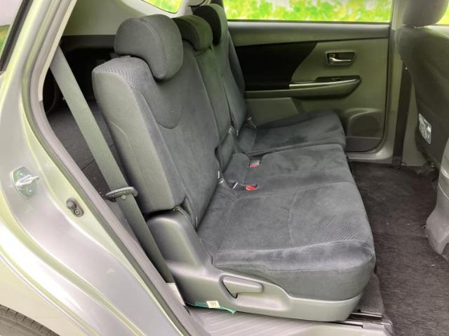 Toyota Prius α 7