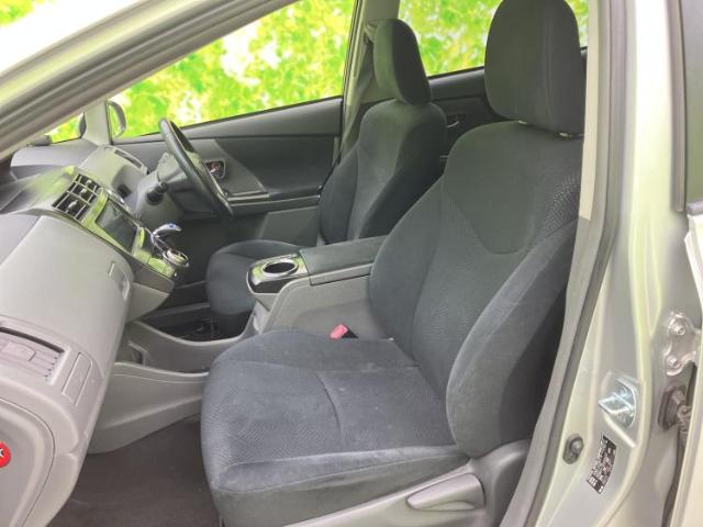 Toyota Prius α 8
