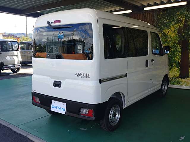 Daihatsu Hijet Cargo 11