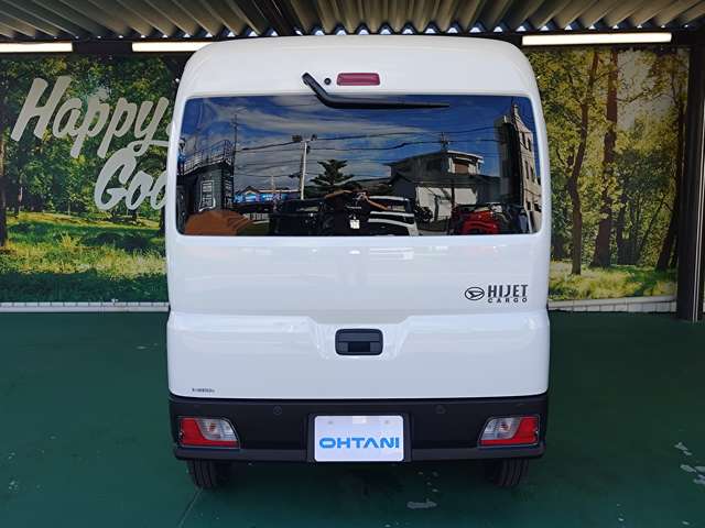 Daihatsu Hijet Cargo 12