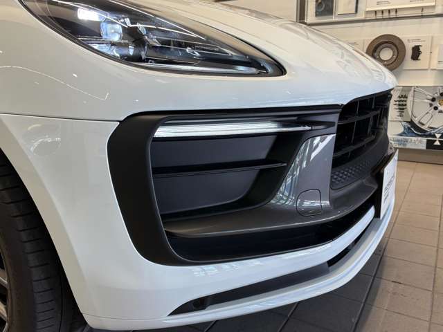 Porsche Macan 4
