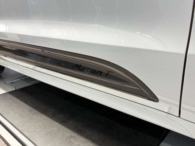 Porsche Macan 8