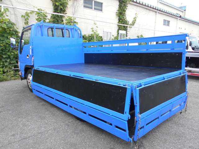 Isuzu Elf 11