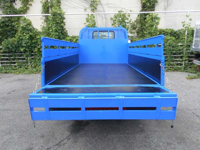Isuzu Elf 10