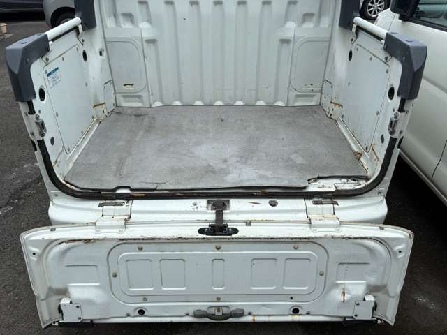 Daihatsu Hijet Deck Van 5