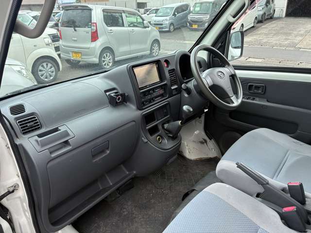Daihatsu Hijet Deck Van 7