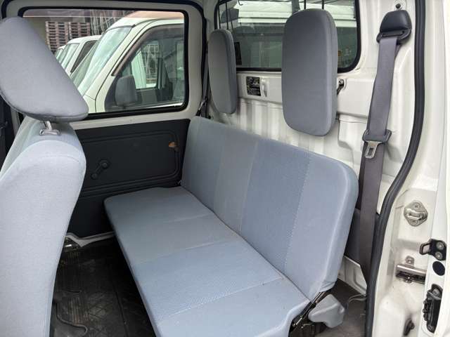 Daihatsu Hijet Deck Van 9