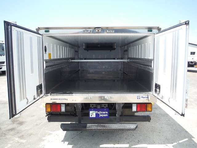 Isuzu Elf 4