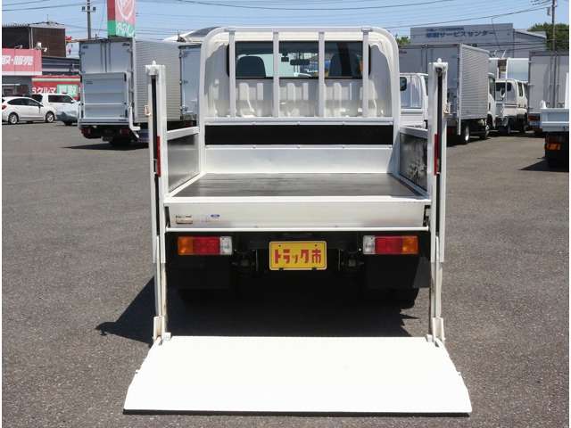 Hino Dutro 3
