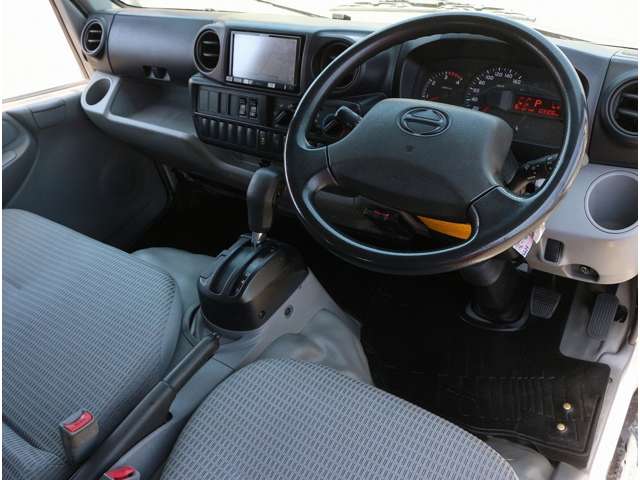 Hino Dutro 4
