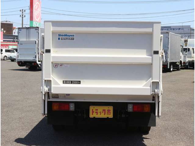 Hino Dutro 10