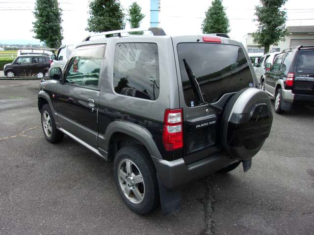 Mitsubishi Pajero Mini 5