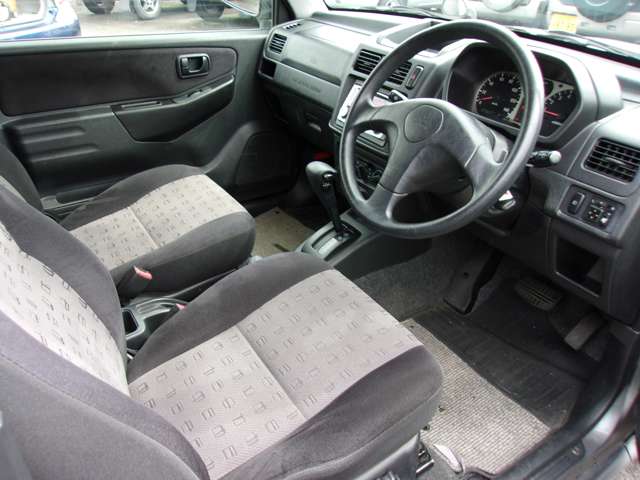 Mitsubishi Pajero Mini 9