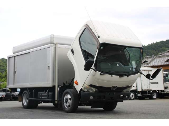 Hino Dutro 11