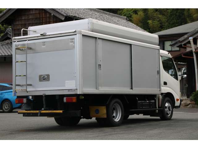 Hino Dutro 7