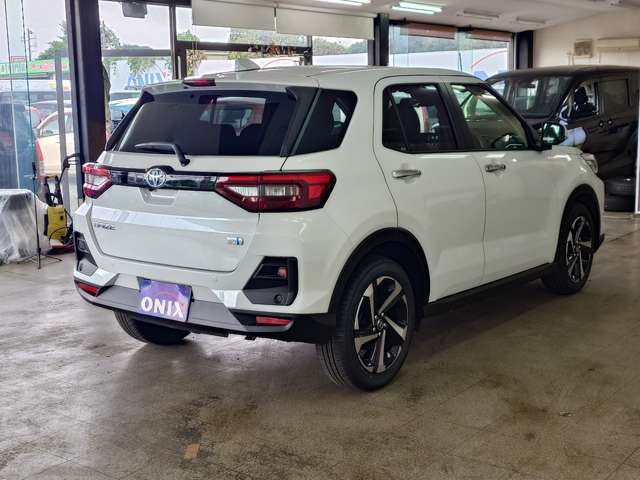 Toyota Raize 10