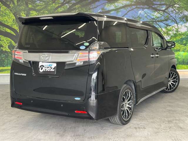 Toyota Vellfire 8