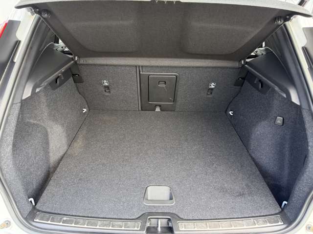 Volvo XC40 8