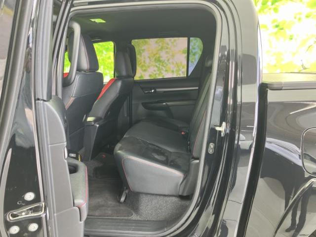 Toyota Hilux 9