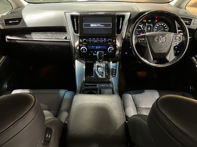 Toyota Alphard 2