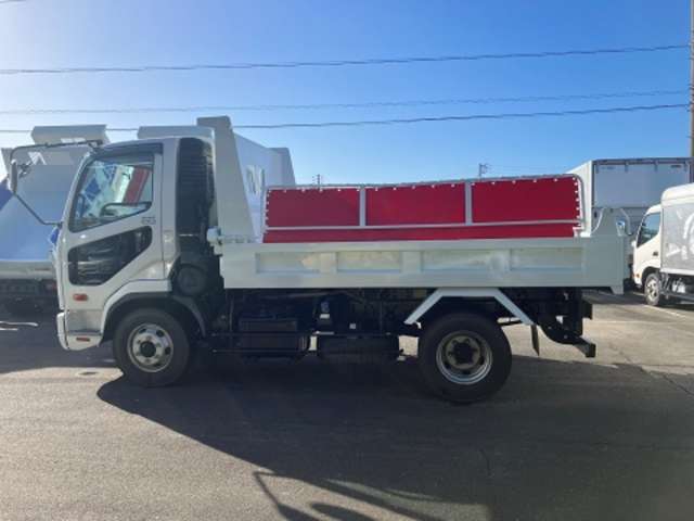 Mitsubishi Fuso Fighter 11