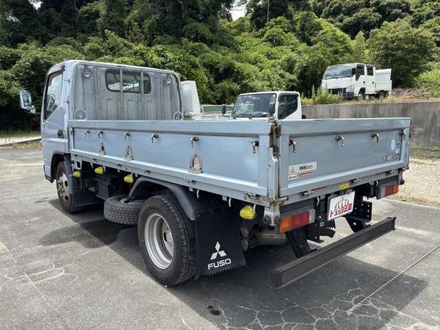 Mitsubishi Fuso Canter 2