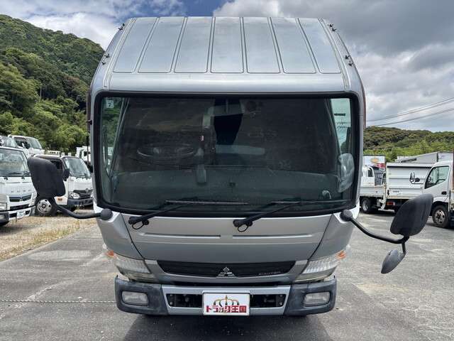 Mitsubishi Fuso Canter 4