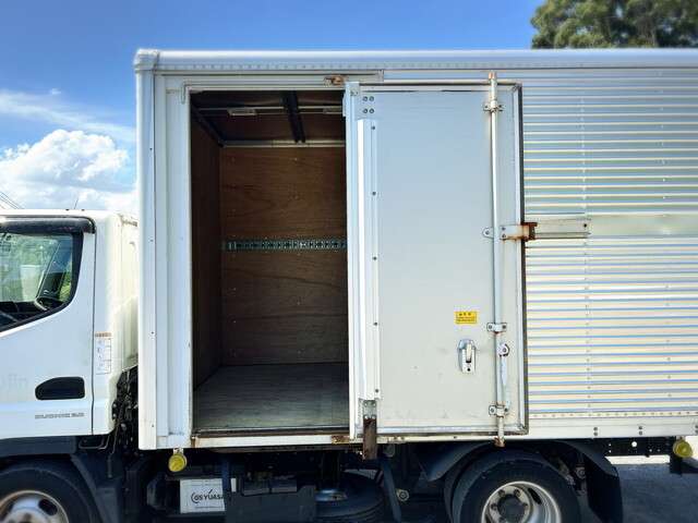 Mitsubishi Fuso Canter 6