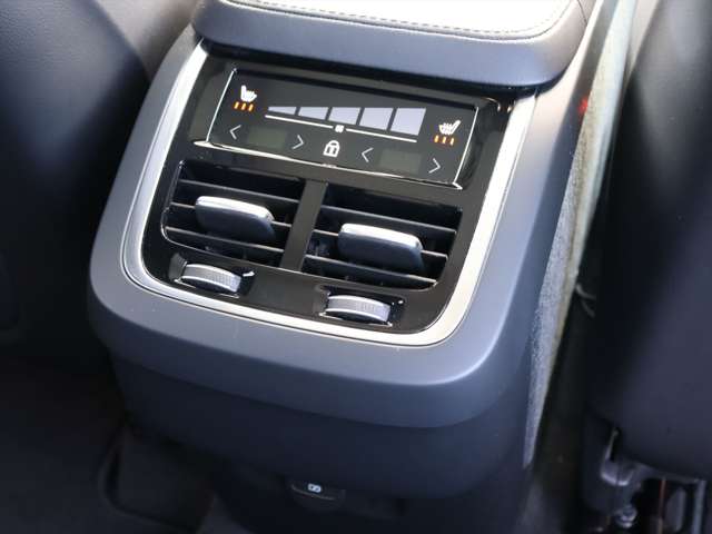 Volvo XC90 11