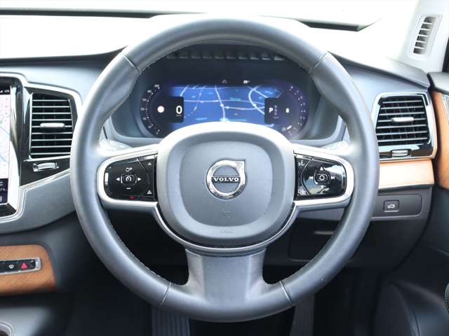 Volvo XC90 4