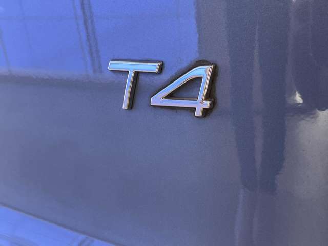 Volvo XC40 12