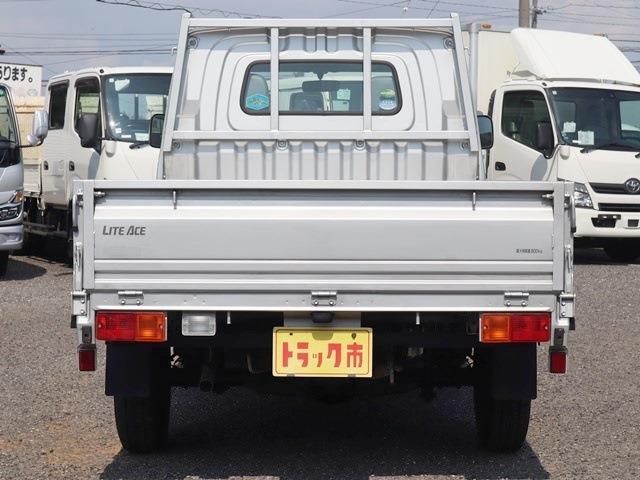 Toyota Light Ace Truck 6