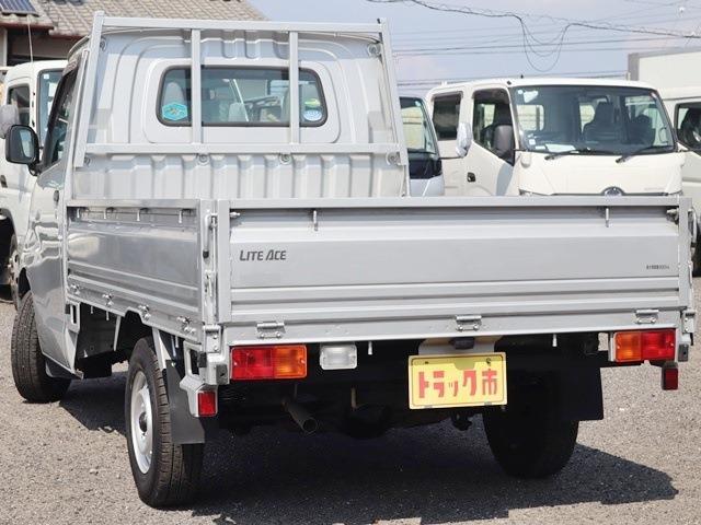 Toyota Light Ace Truck 7