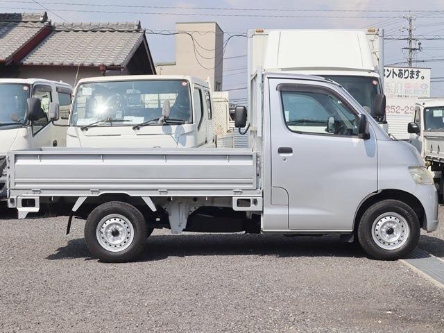 Toyota Light Ace Truck 8