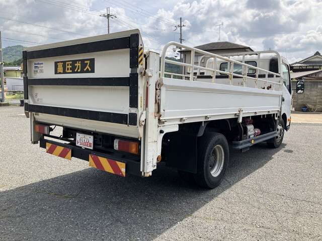 Hino Dutro 2