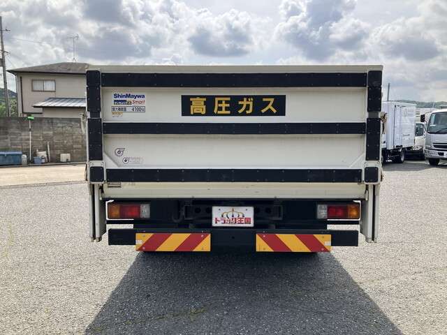 Hino Dutro 9
