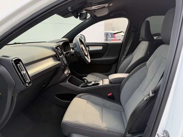Volvo XC40 8