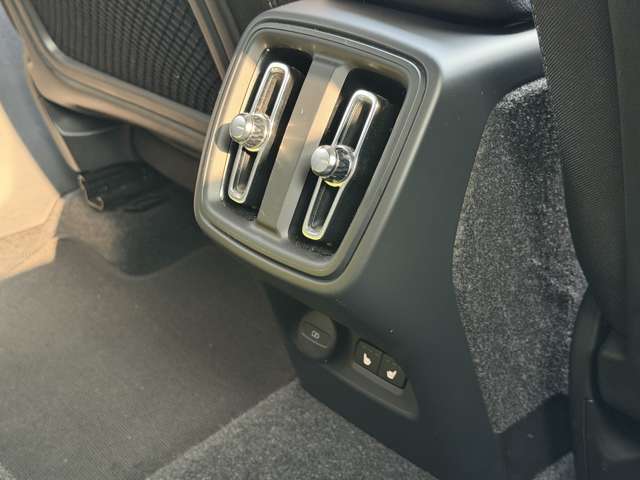 Volvo XC40 10