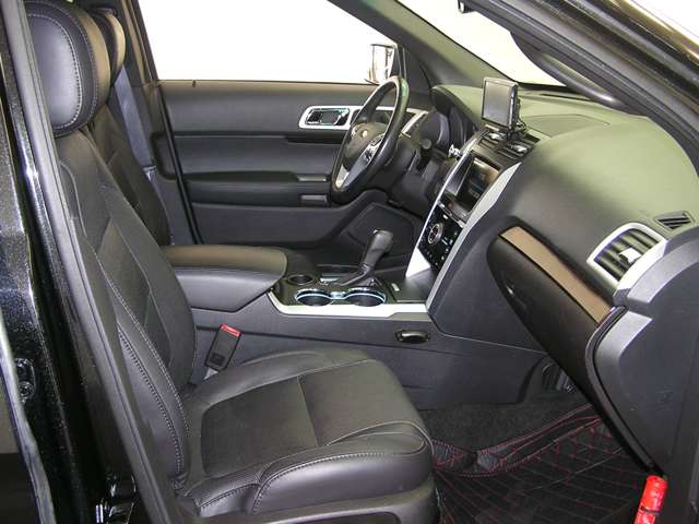 Ford Explorer 10