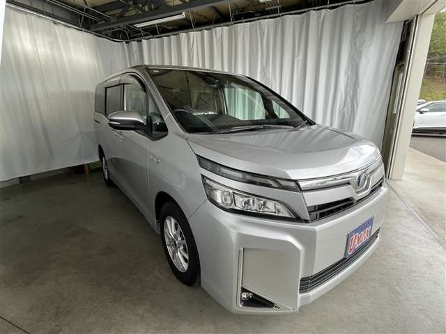 Toyota Voxy 11