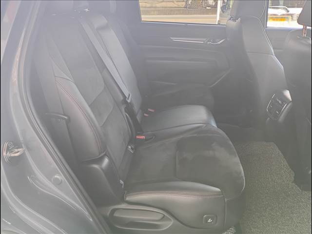 Mazda CX-8 11