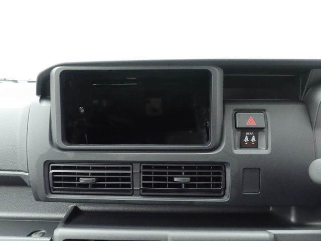Daihatsu Hijet Cargo 6