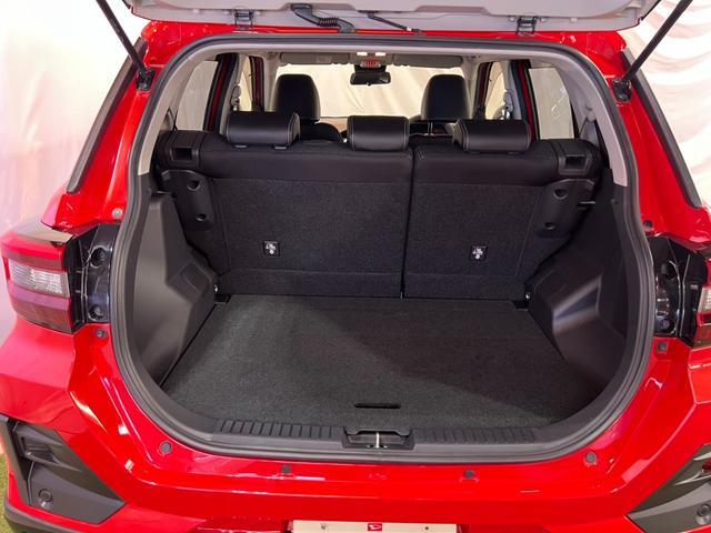 Daihatsu Rocky 7