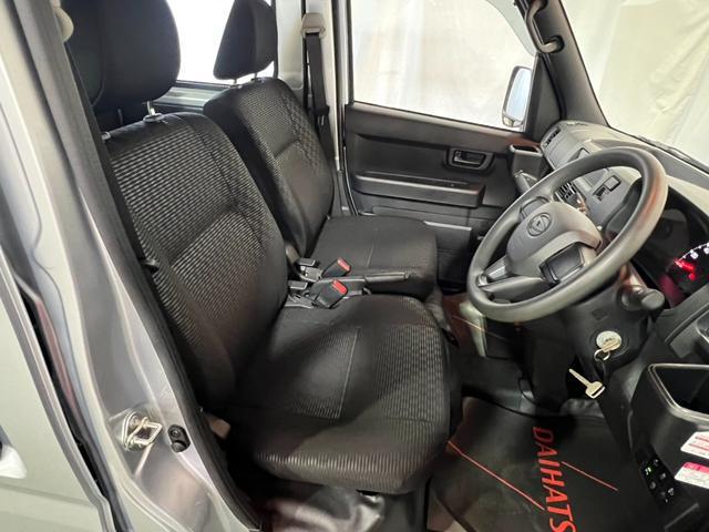 Daihatsu Hijet Deck Van 11